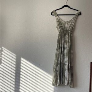 Blu Pepper green tie dye maxi tiered dress 
size Large
